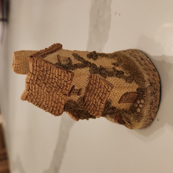 David Winter Cottages | Ivy Cottage 1982 - Picture 4 of 9